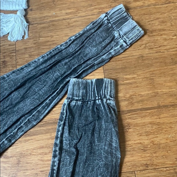Black acid wash draw string joggers. - Picture 3 of 4